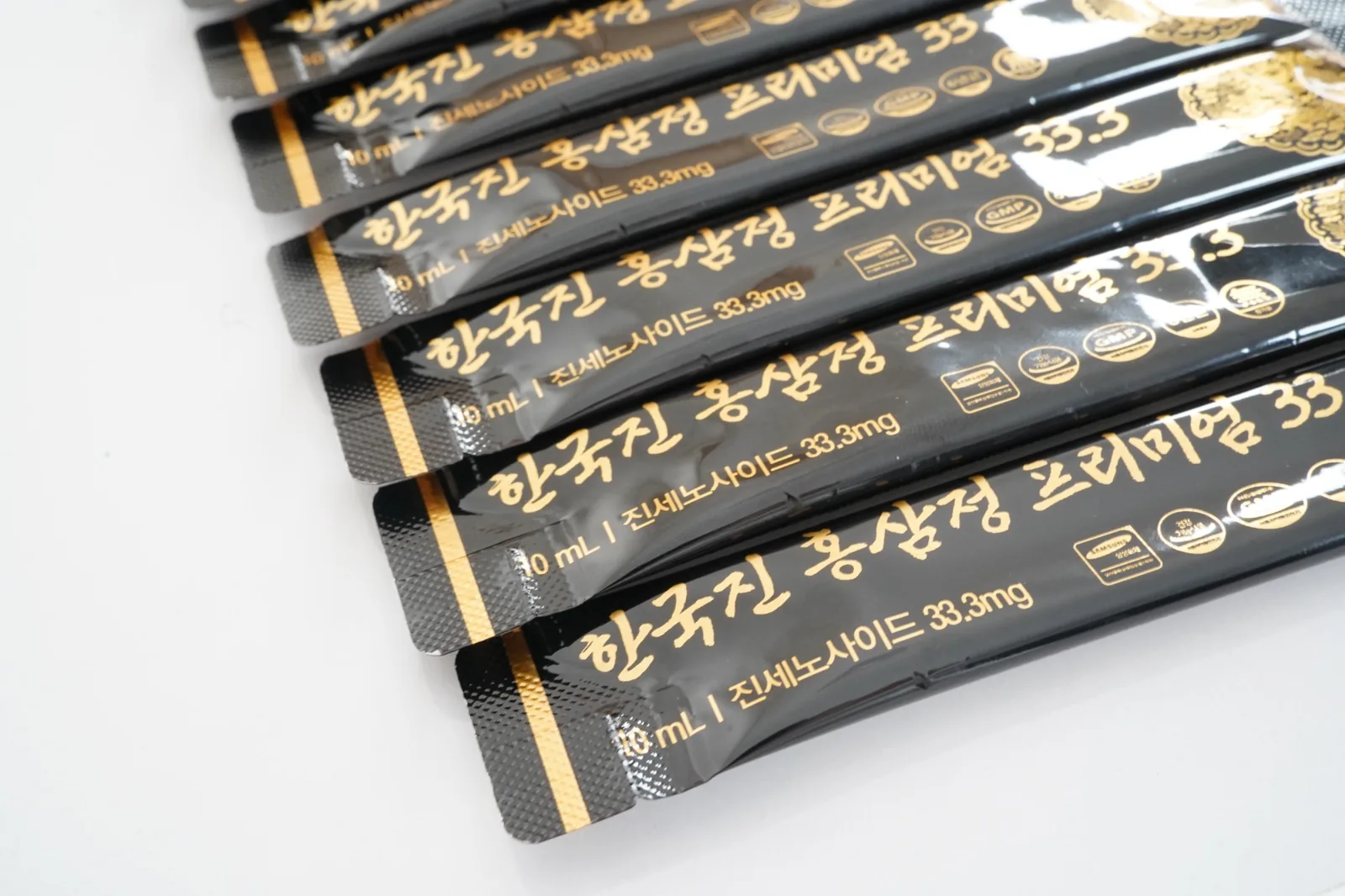Cận cảnh các gói hồng sâm Hangukjin 33.3